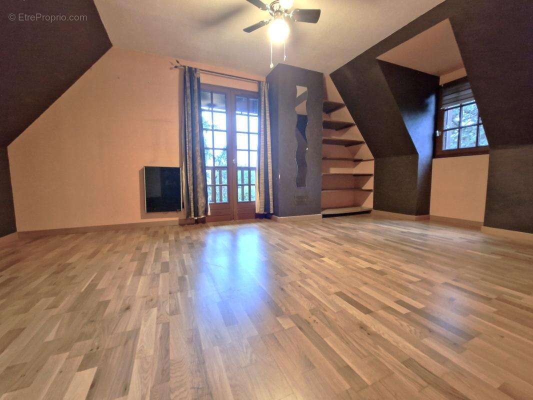 Maison à LE MESNIL-ESNARD