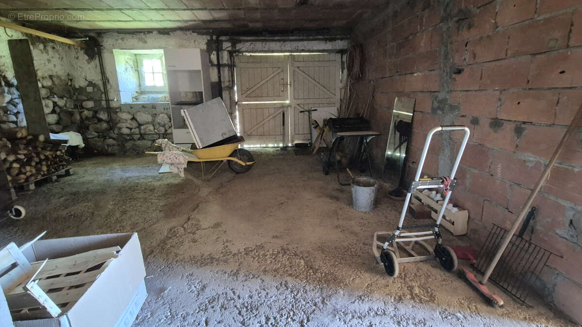 Maison à SAINT-CERNIN