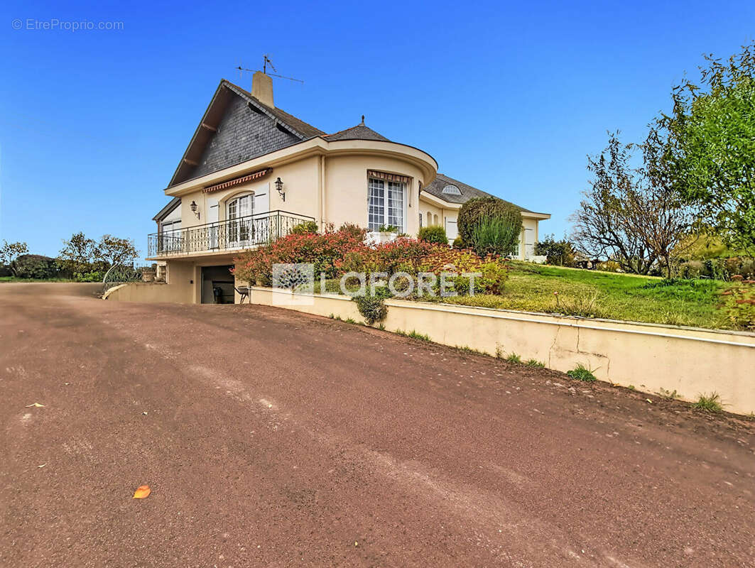 Maison à MONTILLIERS