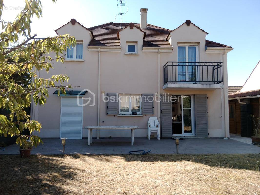 Maison à VIGNEUX-SUR-SEINE