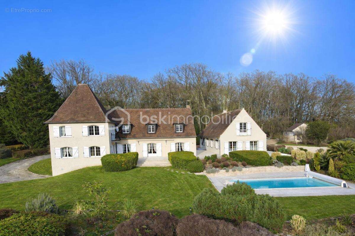 Domaine d’exception sur 2,4 hectares avec 3 habitations, piscine et étangs — 30 min Paris - photo 2