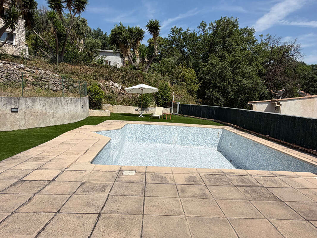 LA GAUDE VILLAGE - Maison individuelle 5 Pièces avec PISCINE - photo 18