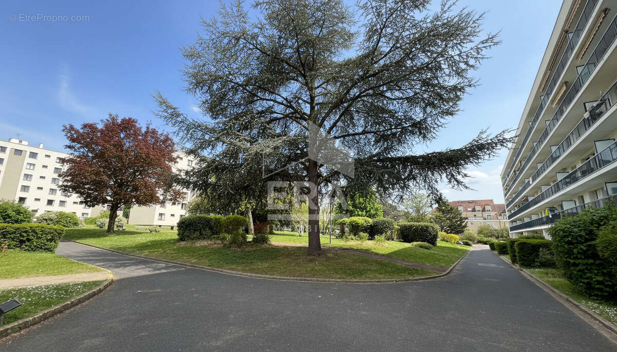 Appartement à CORBEIL-ESSONNES