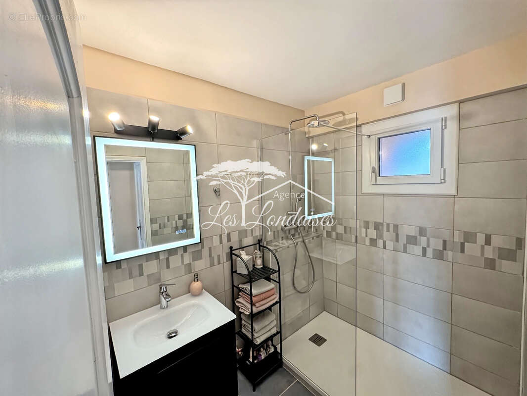 Appartement à LA LONDE-LES-MAURES