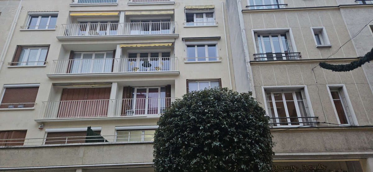 Commerce à ENGHIEN-LES-BAINS