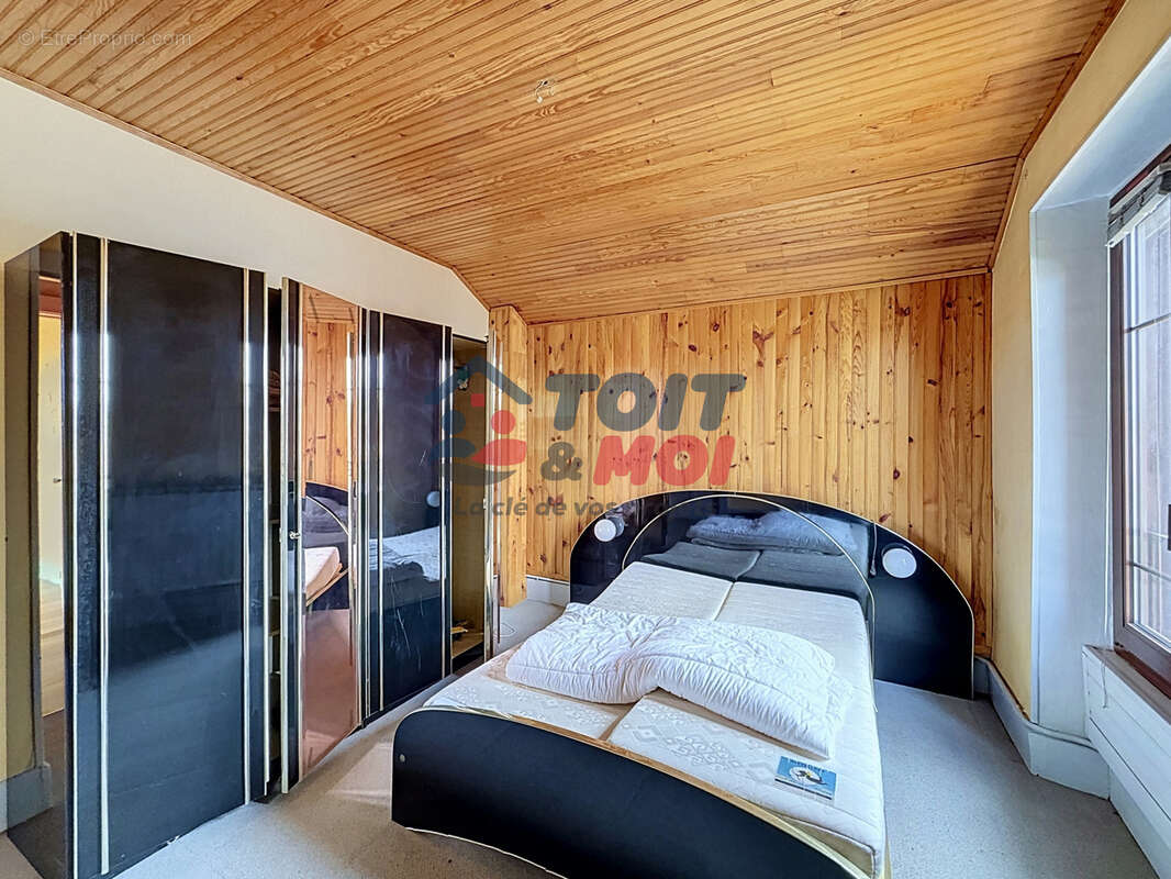 Maison à vendre à Vesoul avec piscine   125 m2   4 chambres   Terrain 629 m2   Double garage - photo 12