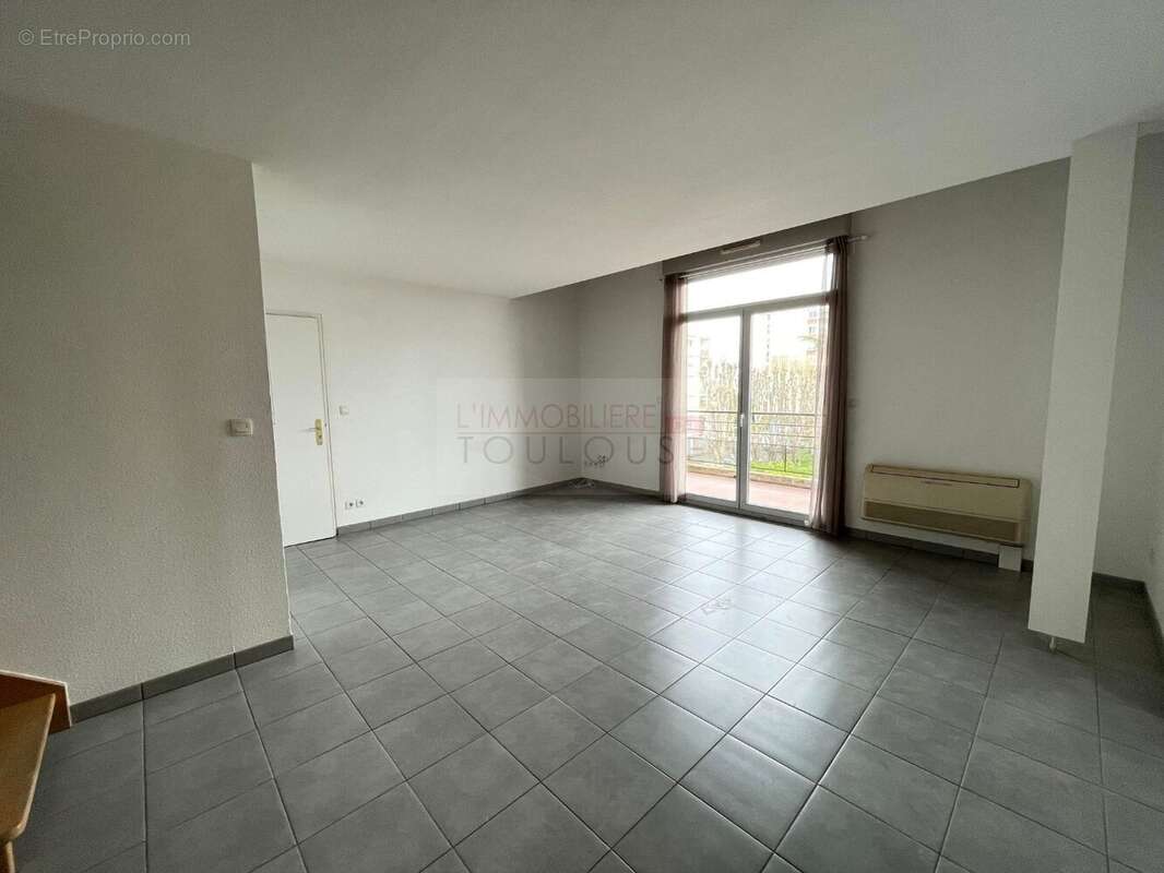 Appartement t4 dernier etage + balcon + garage + parking - photo 3