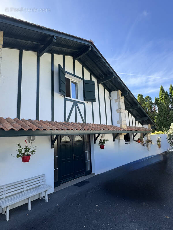 Maison à BASSUSSARRY