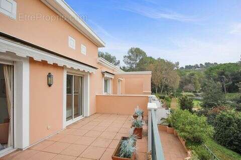 Maison à MOUGINS