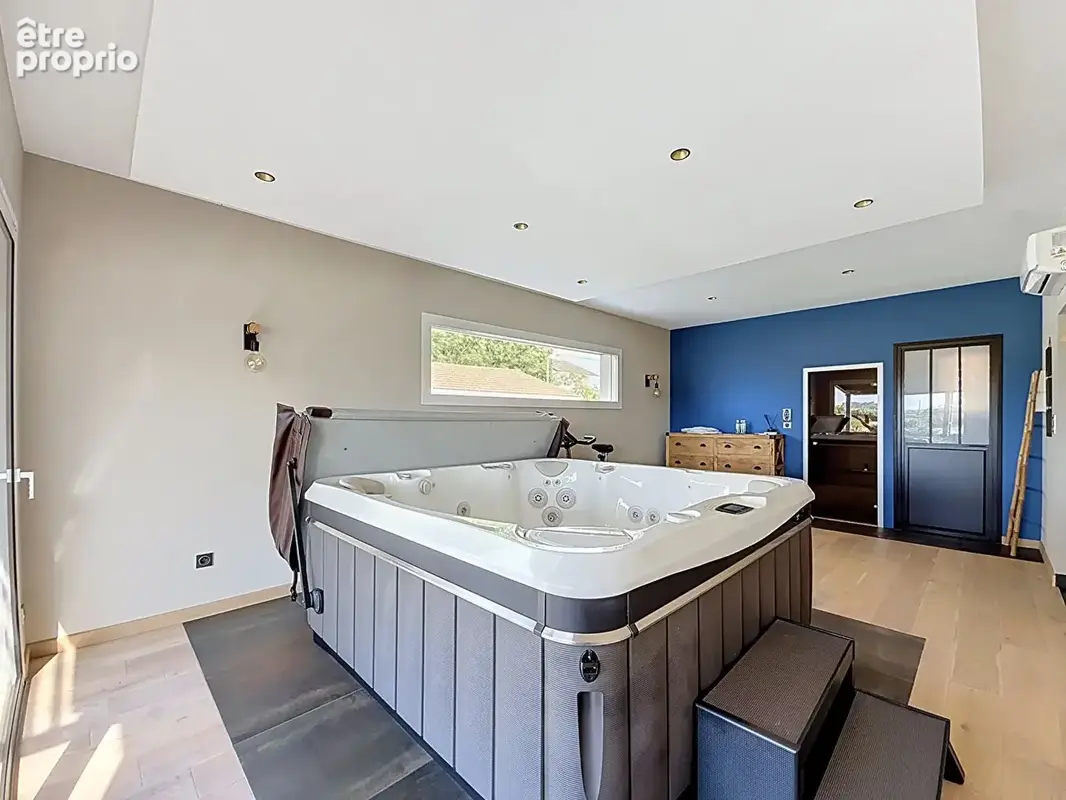 Maison Charnoz- Sur- Ain 6 pièce(s) 190 m2, quatre chambres, piscine, garage, salle de sport , jacuzzi, hammam - photo 15