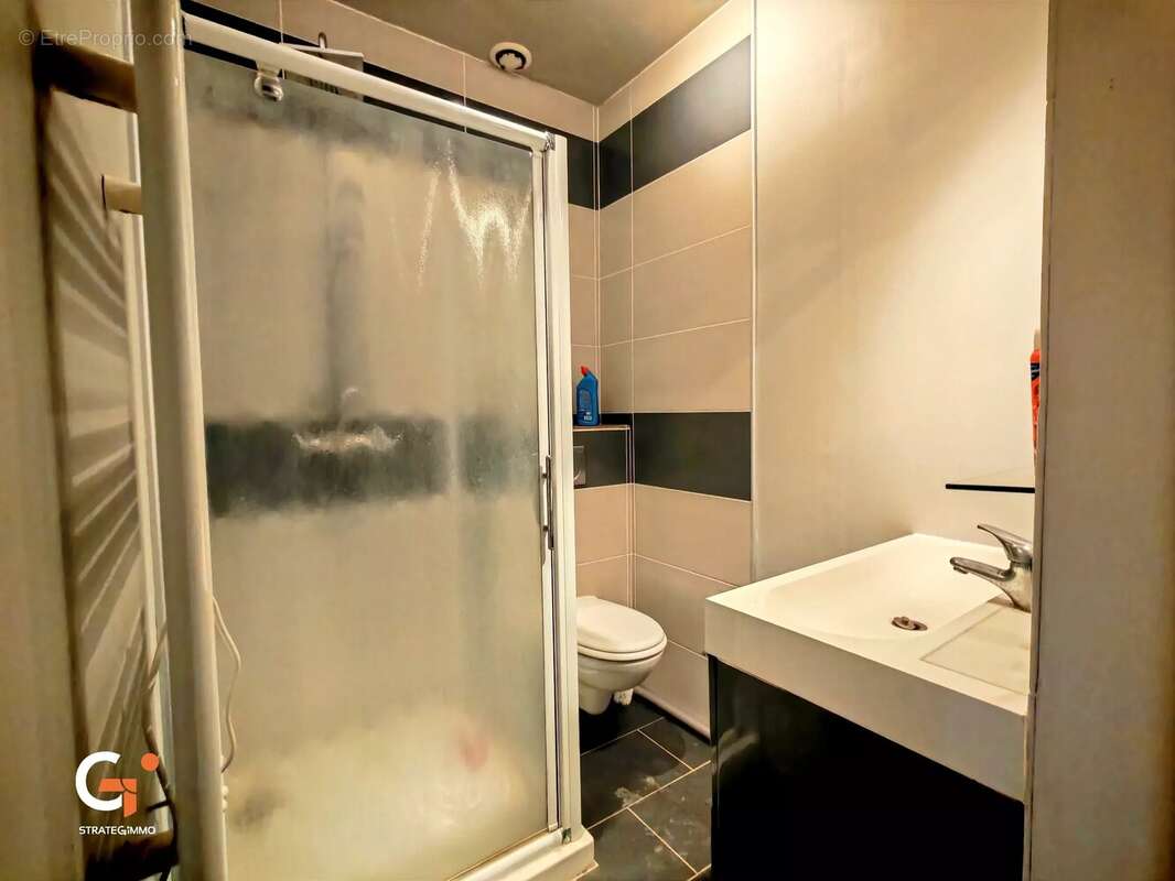 Saint-Étienne-du-Rouvray - Maison Individuelle 7 Pièces 142 m² - photo 10