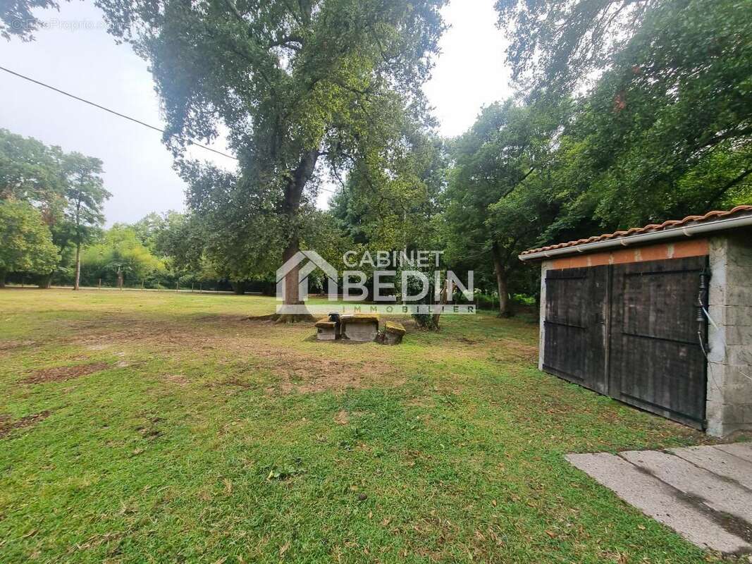 Terrain à LA TESTE-DE-BUCH