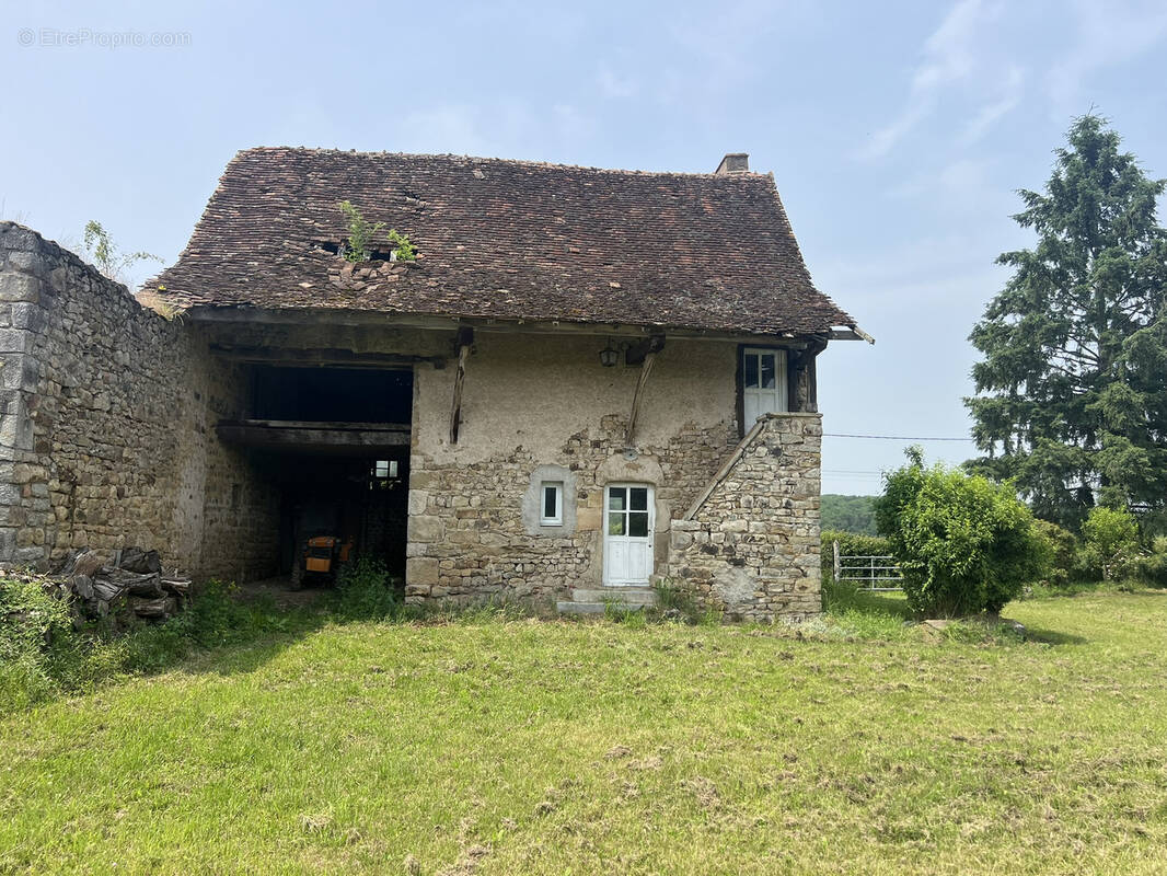 Maison à SAINT-MARTIN-DE-SALENCEY