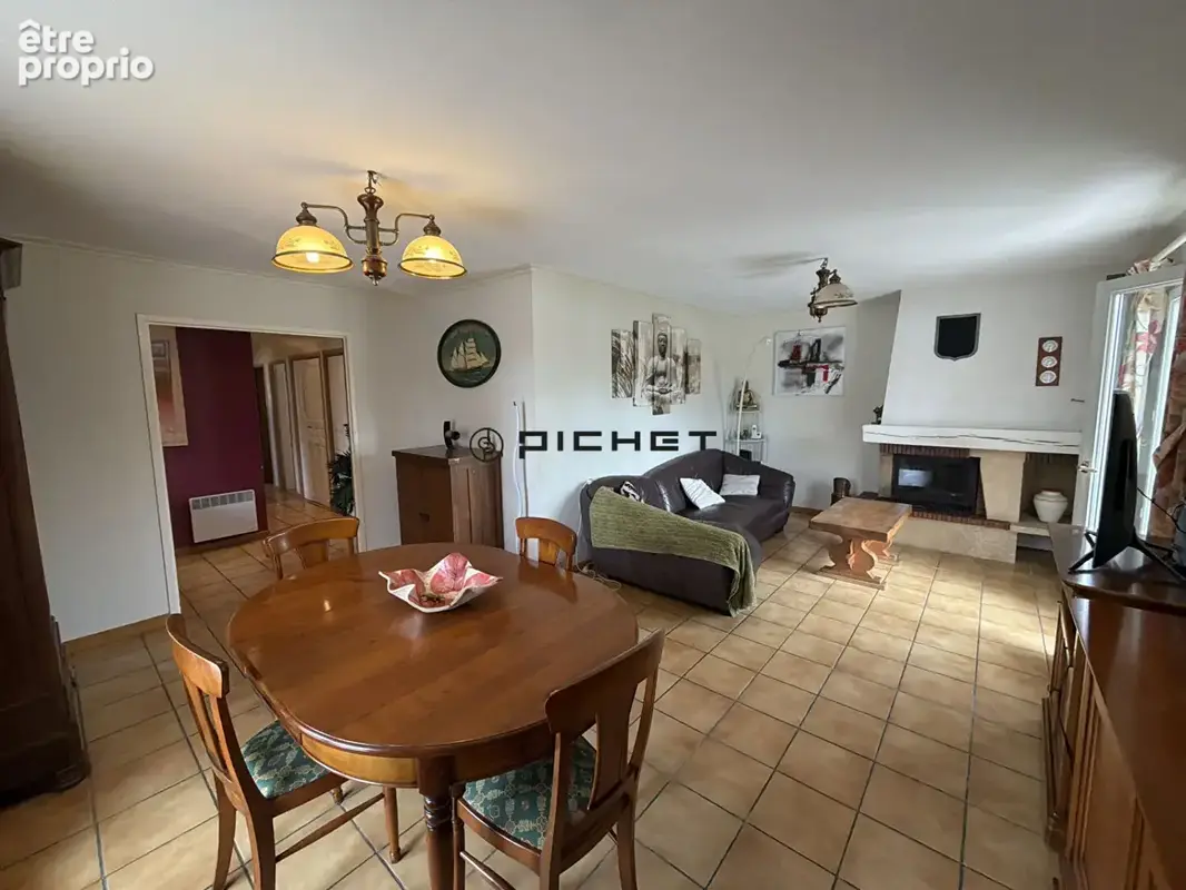 St Médard en Jalles -EXCLUSIVITÉ Maison familiale de 140 m² sur 600 m² de terrain avec piscine, terrasse et garage aménagé - photo 5