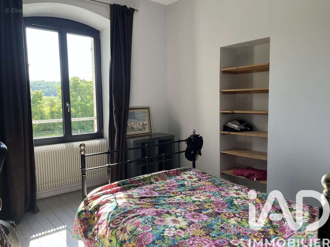 Maison 143 m² à Saint-Thibault  - photo 9