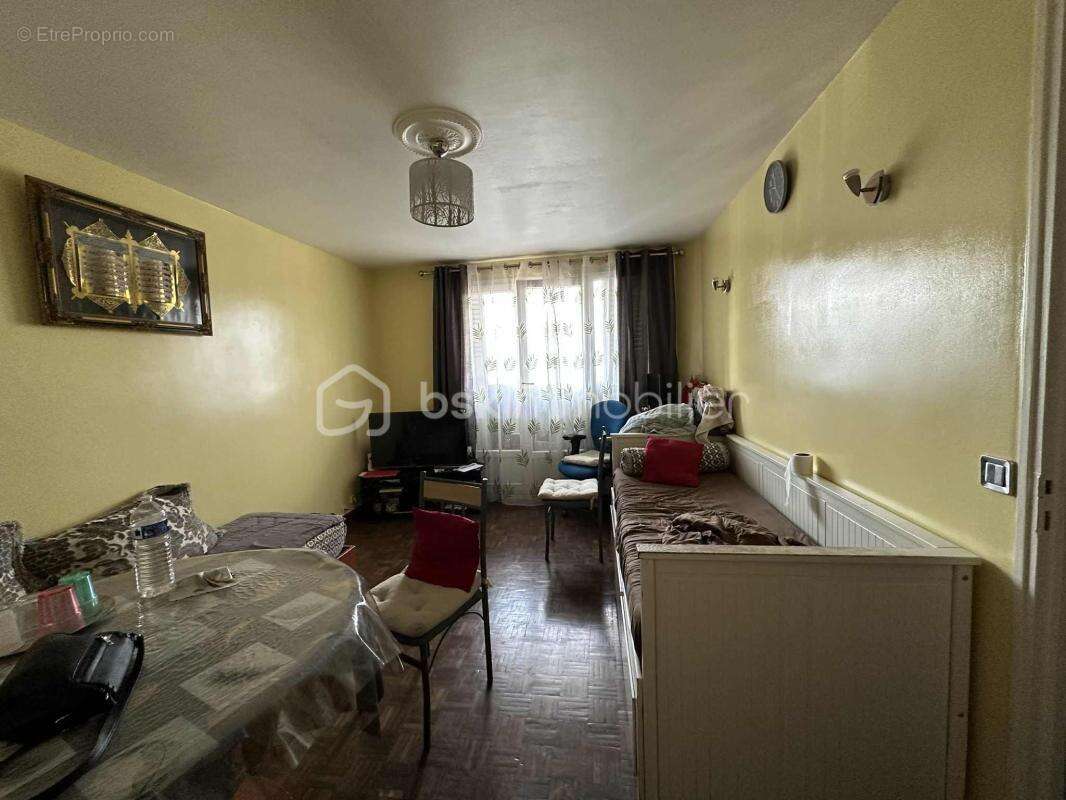 Appartement à LE BLANC-MESNIL