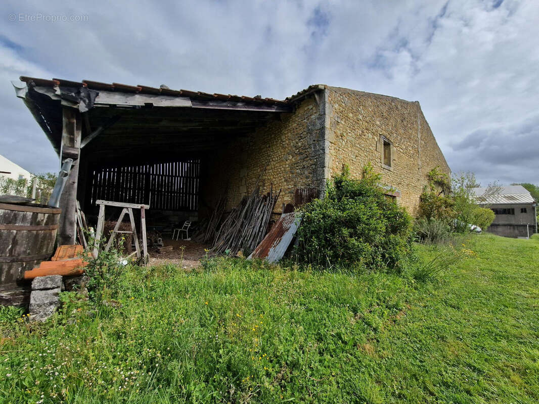 Maison à SAINT-MARTIAL-DE-MIRAMBEAU