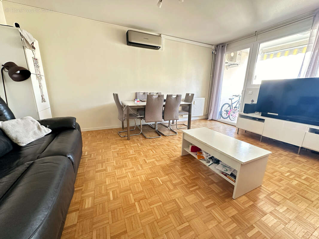 Appartement à OULLINS