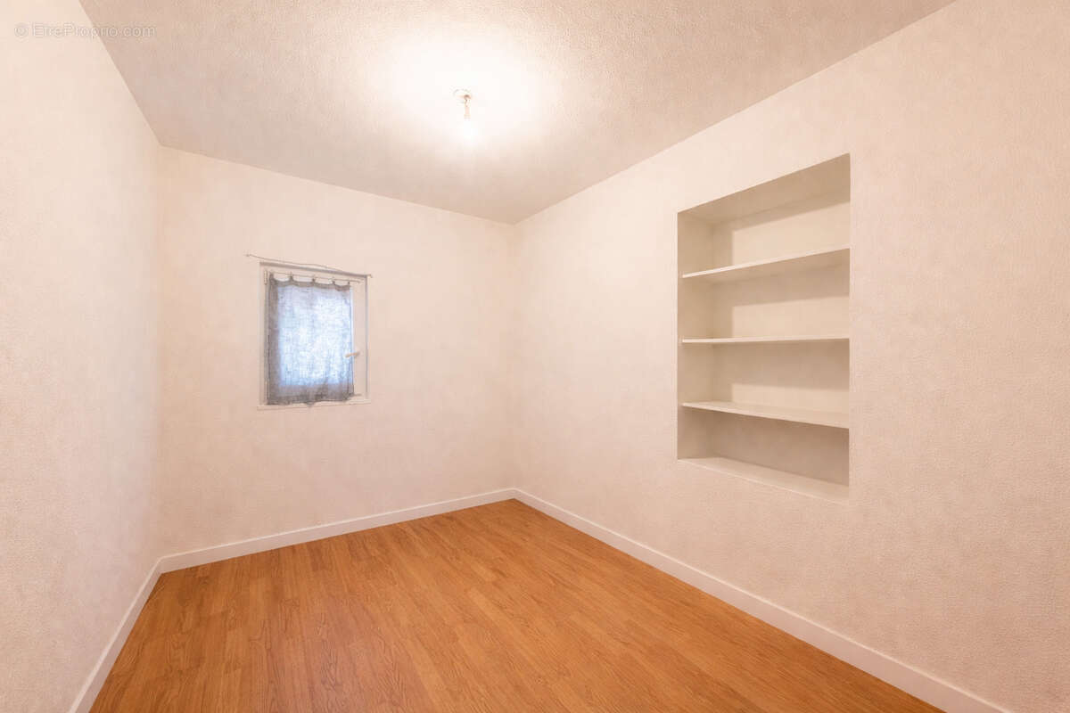 Appartement à COLLONGES-SOUS-SALEVE