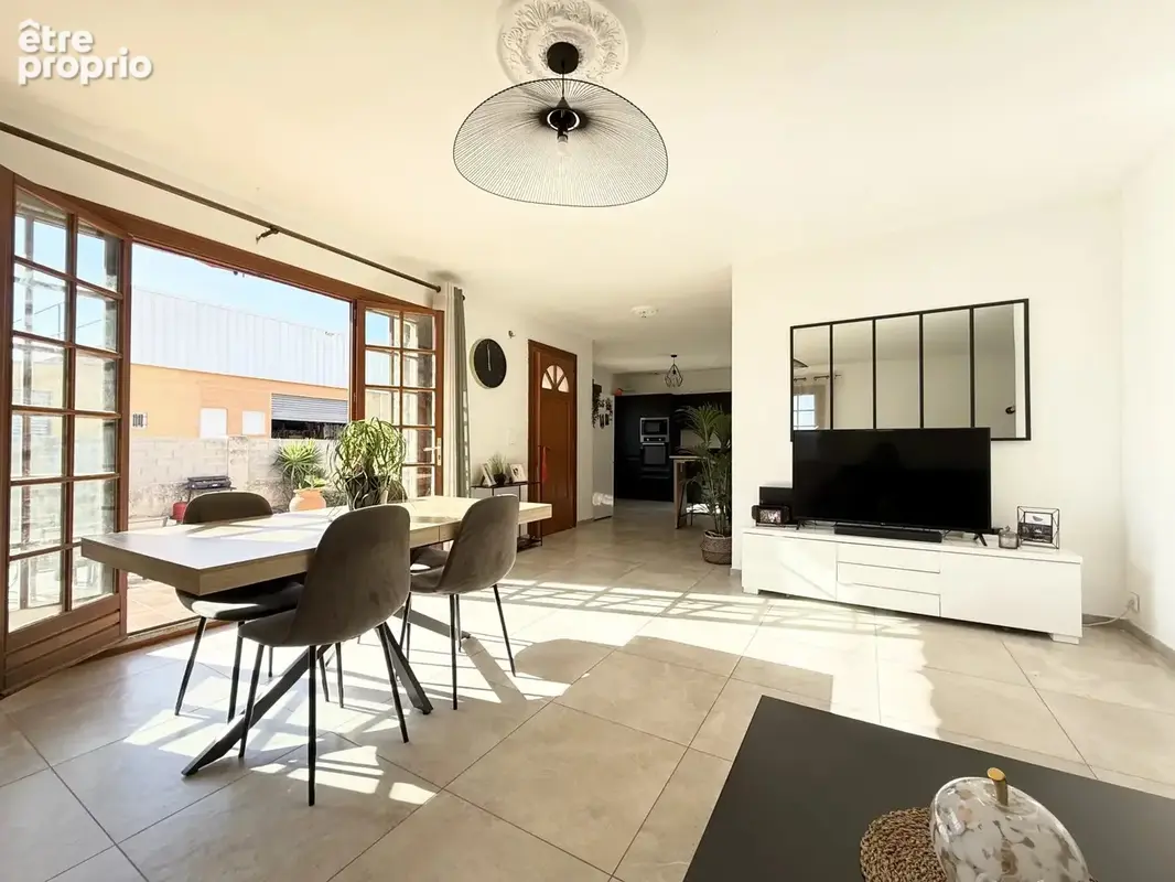 Maison 95 m² à Saint-Victoret  - photo 4