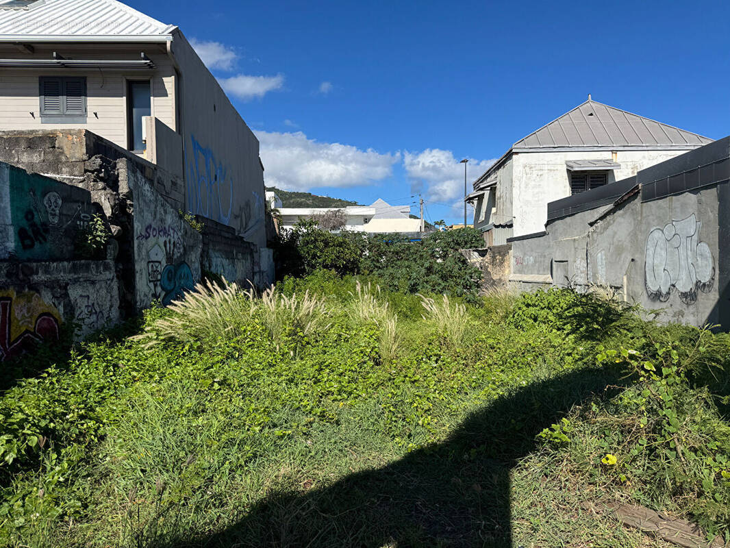 Terrain à SAINT-DENIS