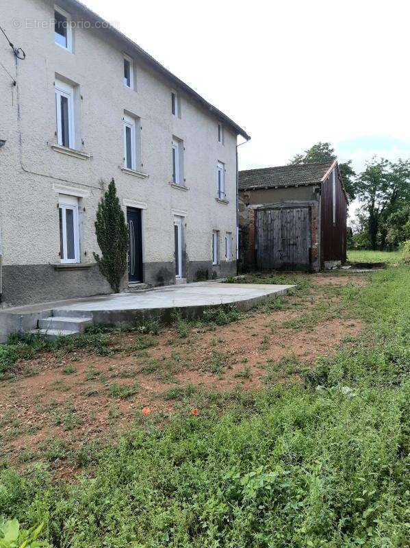 Maison 140 m² à Charnat  - photo 18