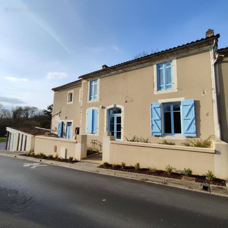 Appartement à FARGUES-SAINT-HILAIRE
