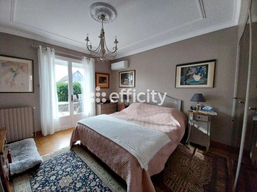 Maison à BERCHERES-SAINT-GERMAIN