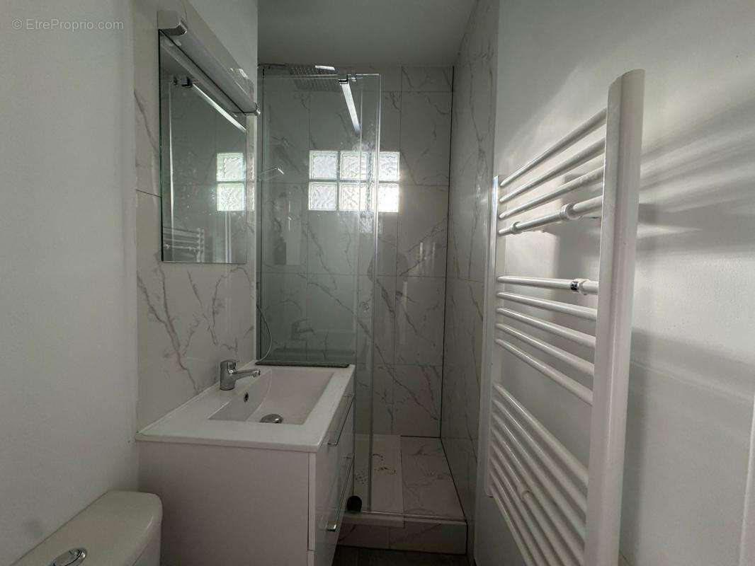 Appartement à PARIS-20E