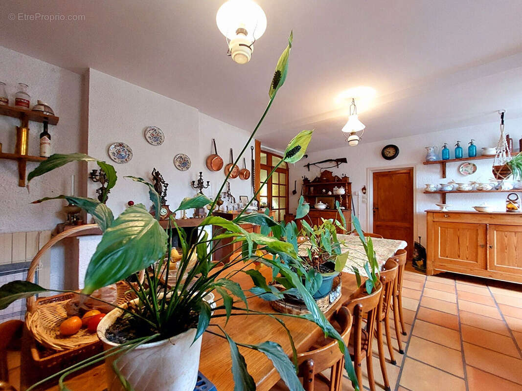 Maison à MORNAC-SUR-SEUDRE