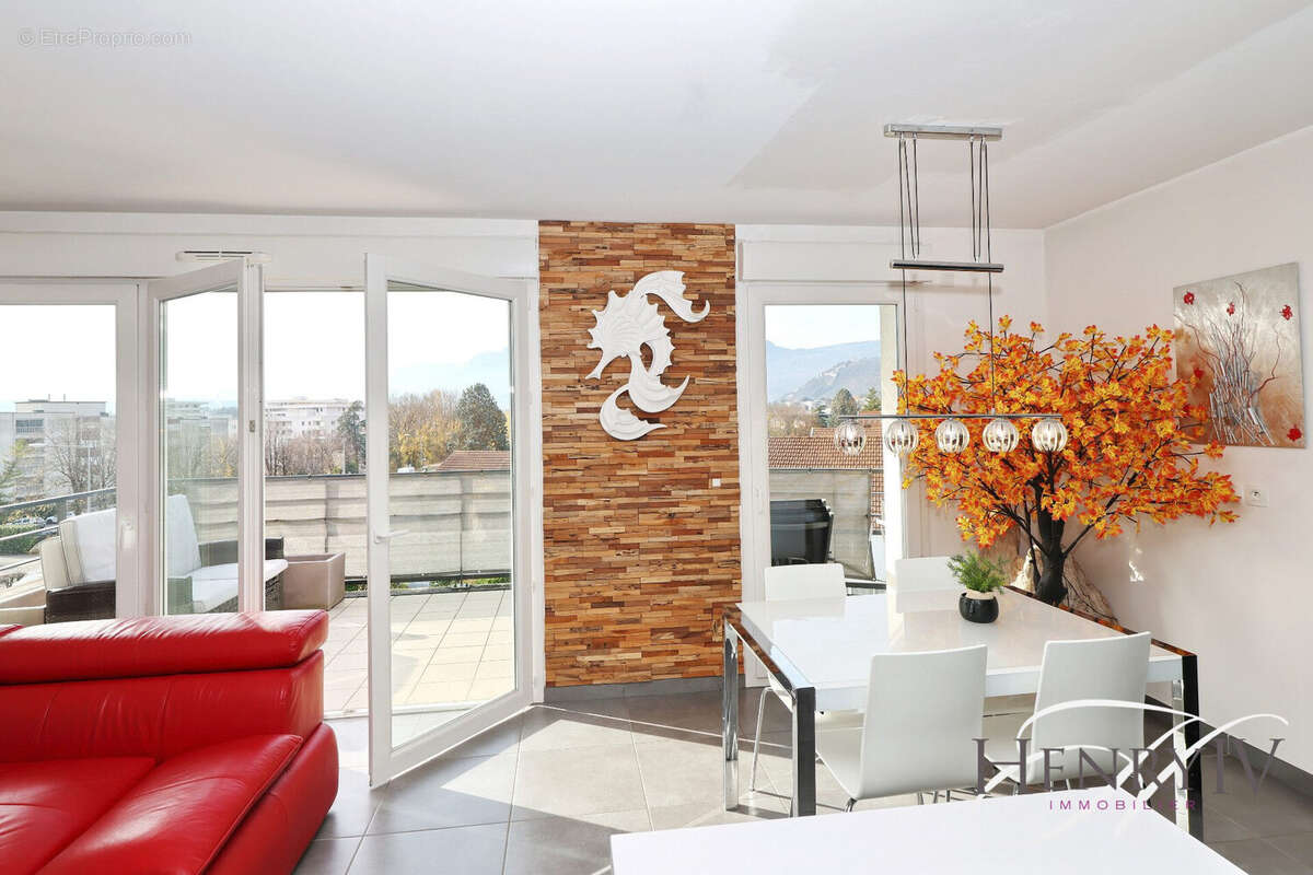 Appartement à MEYLAN