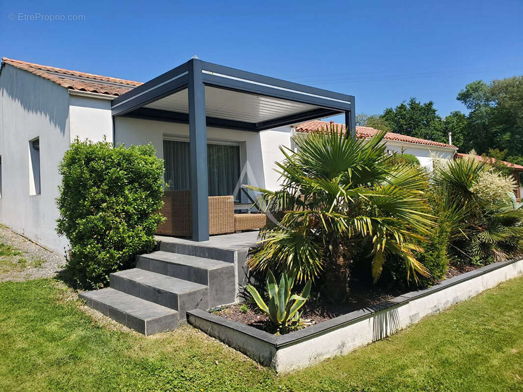 Maison à SAINT-AVAUGOURD-DES-LANDES