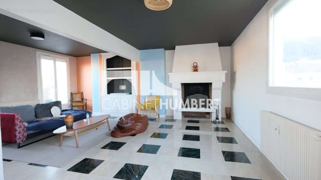 Appartement à SAINT-ETIENNE