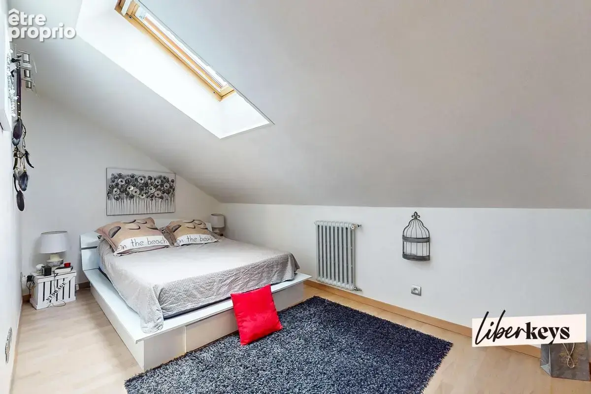 Maison de ville de 104 m² avec jardin et stationnement pour 5 véhicules, à deux pas du centre de Bourg-en-Bresse - photo 7