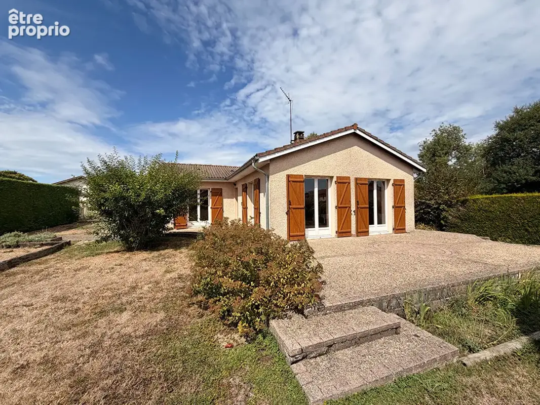 Une maison facile à vivre de plain pied sur un beau terrain clos de 996 m² ! - photo 2