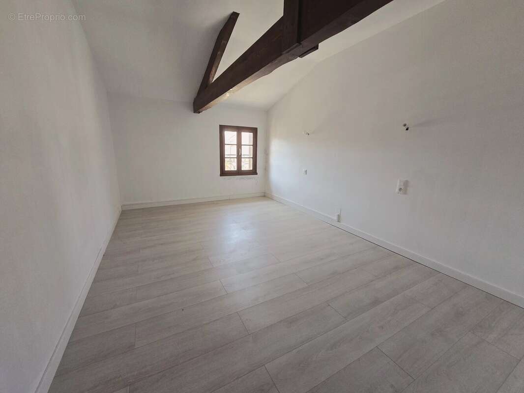 Maison en plein coeur du village - photo 8