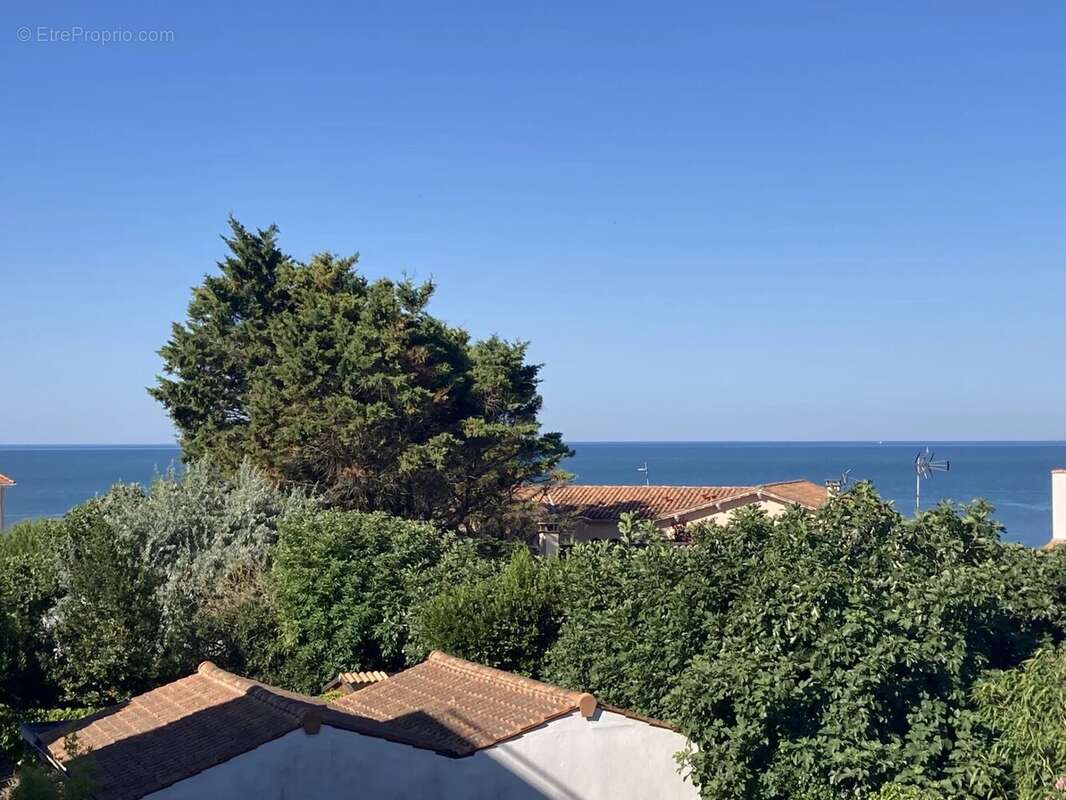 Appartement à VAUX-SUR-MER