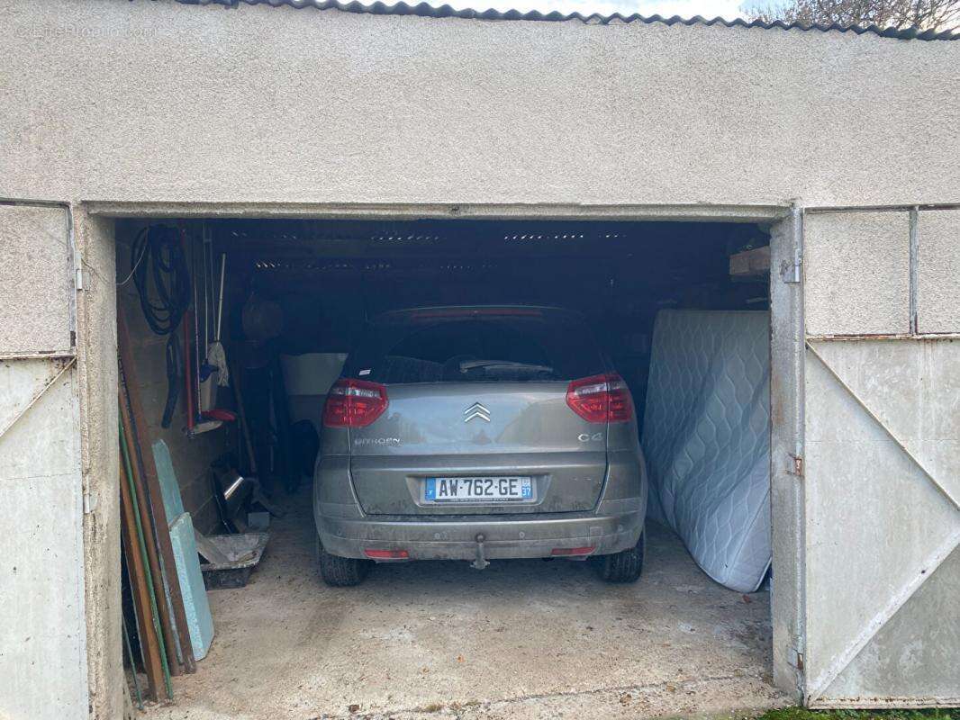 Maison à SAINT-MICHEL-EN-BRENNE