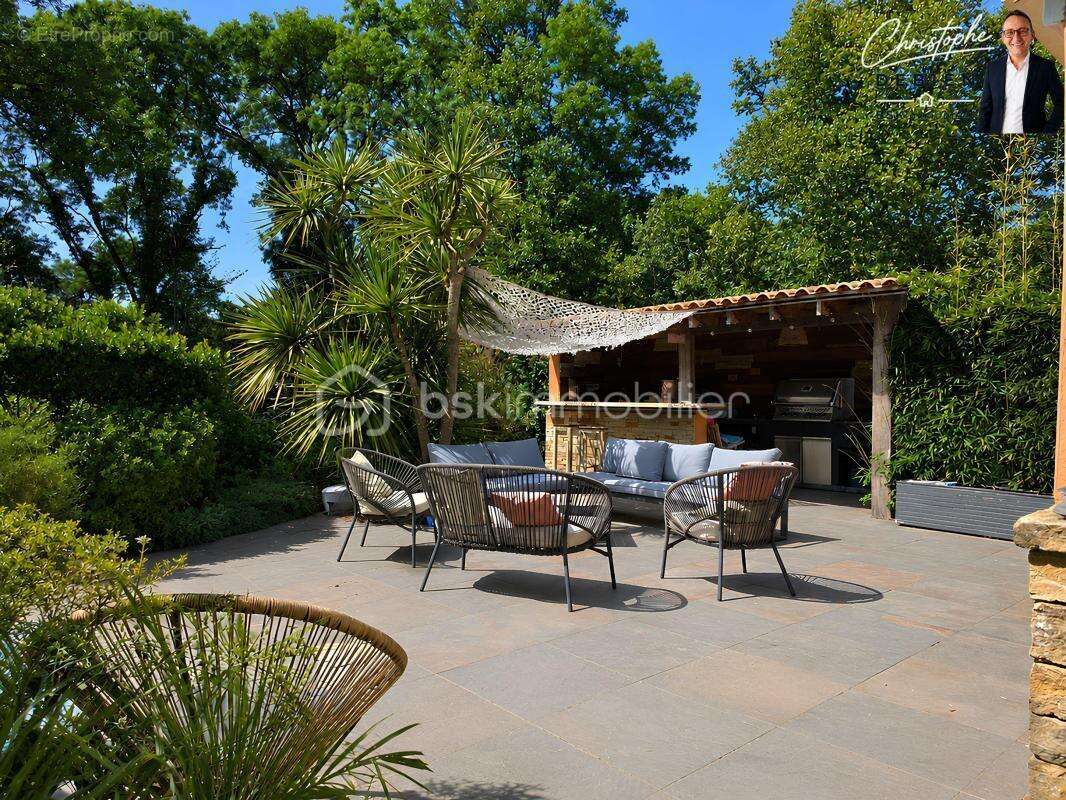 Couëron / atlantis – un écrin de verdure - propriété familiale de 246 m², 5 chambres, piscine, pool-house, terrain 3 319 m² - photo 3