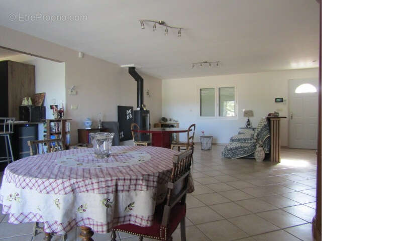 Maison à DONZERE