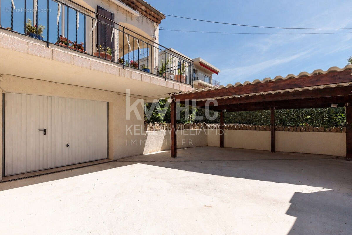 Maison 144 m² à Antibes  - photo 5