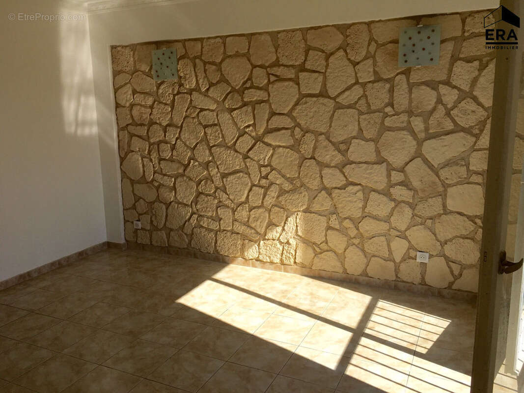 Appartement à VALLAURIS