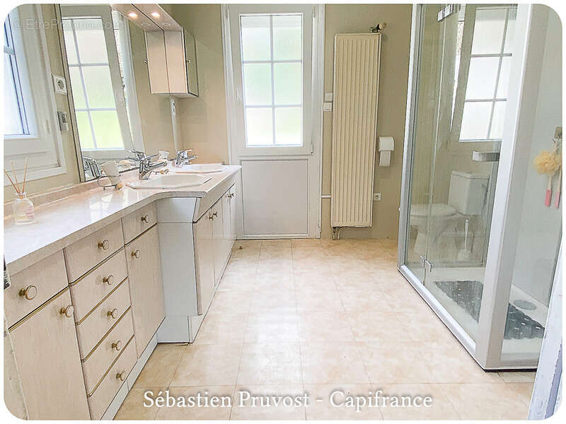 Maison à SAINT-PARDOUX-LA-RIVIERE