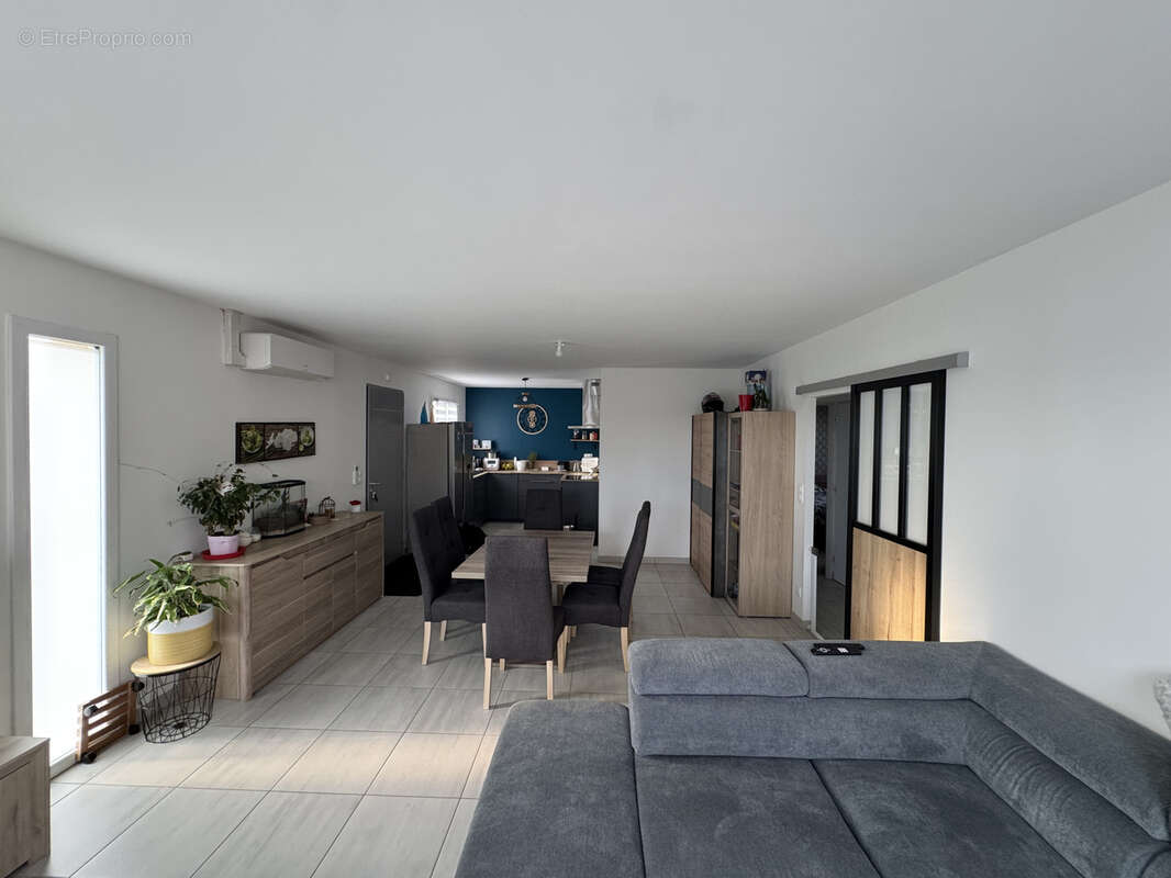 Maison à ROCHES-PREMARIE-ANDILLE