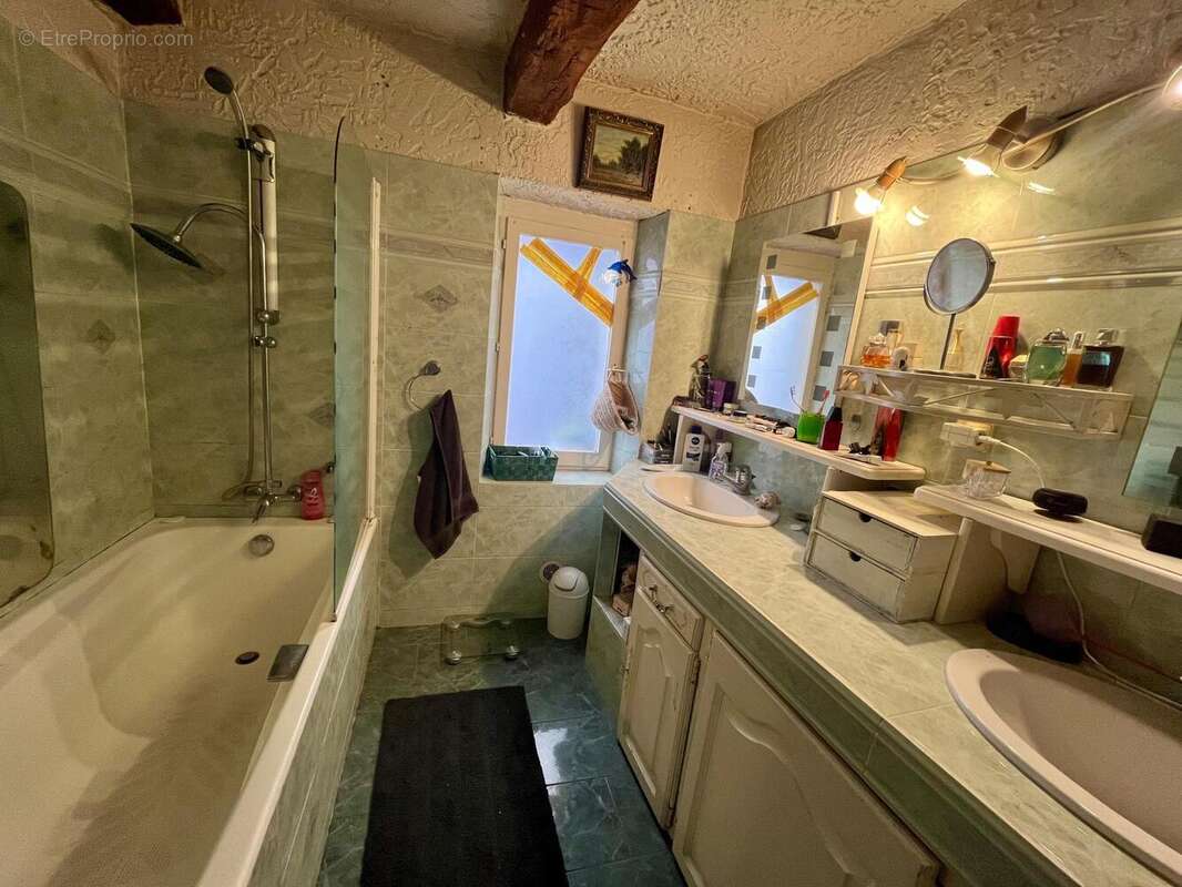 Photo 5 - Commerce à COLLOBRIERES