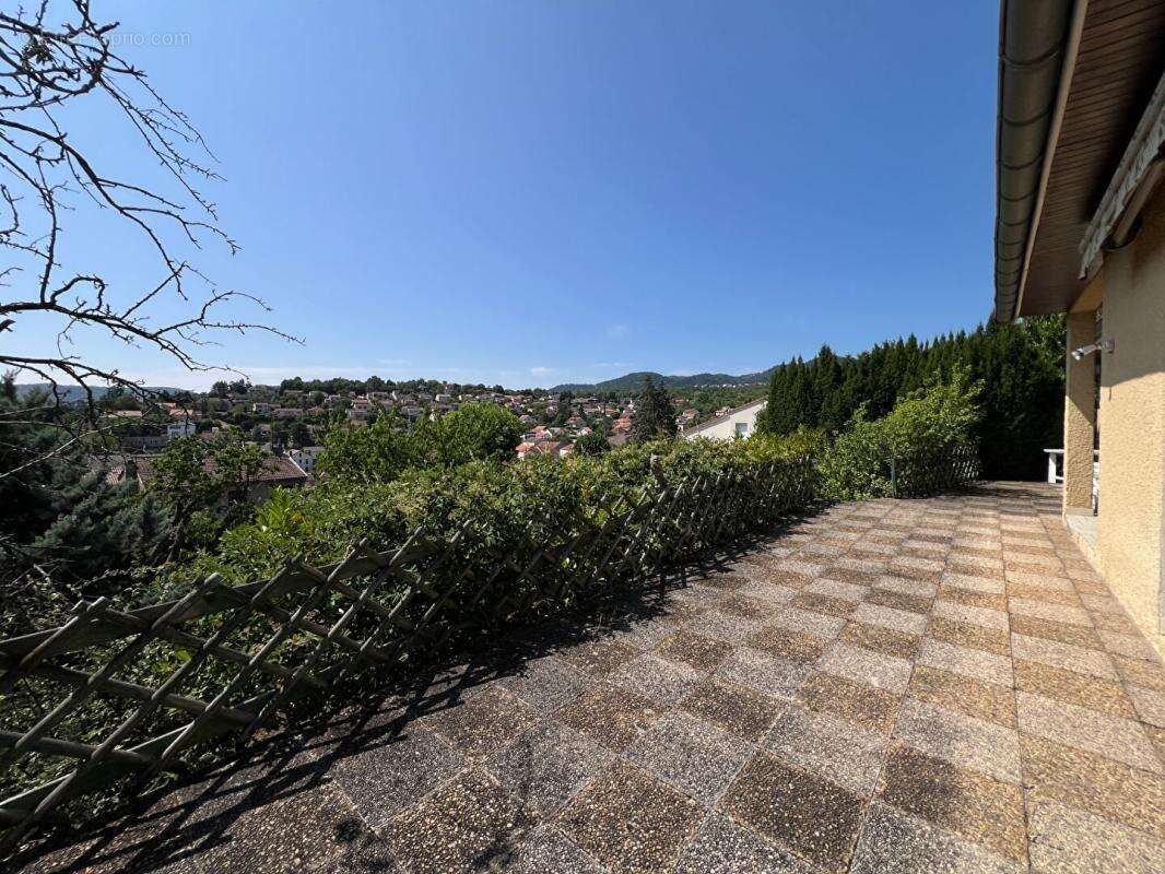 CLERMONT-FERRAND (Vallières) - Opportunité Foncier et Rénovation sur 1 586 m² - photo 11