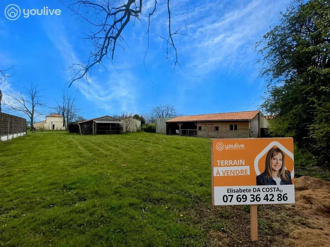 Terrain à LA ROCHE-SUR-YON