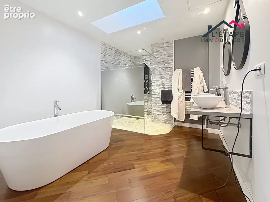 Maison familiale  5 chambres - piscine - beaux volumes - photo 6