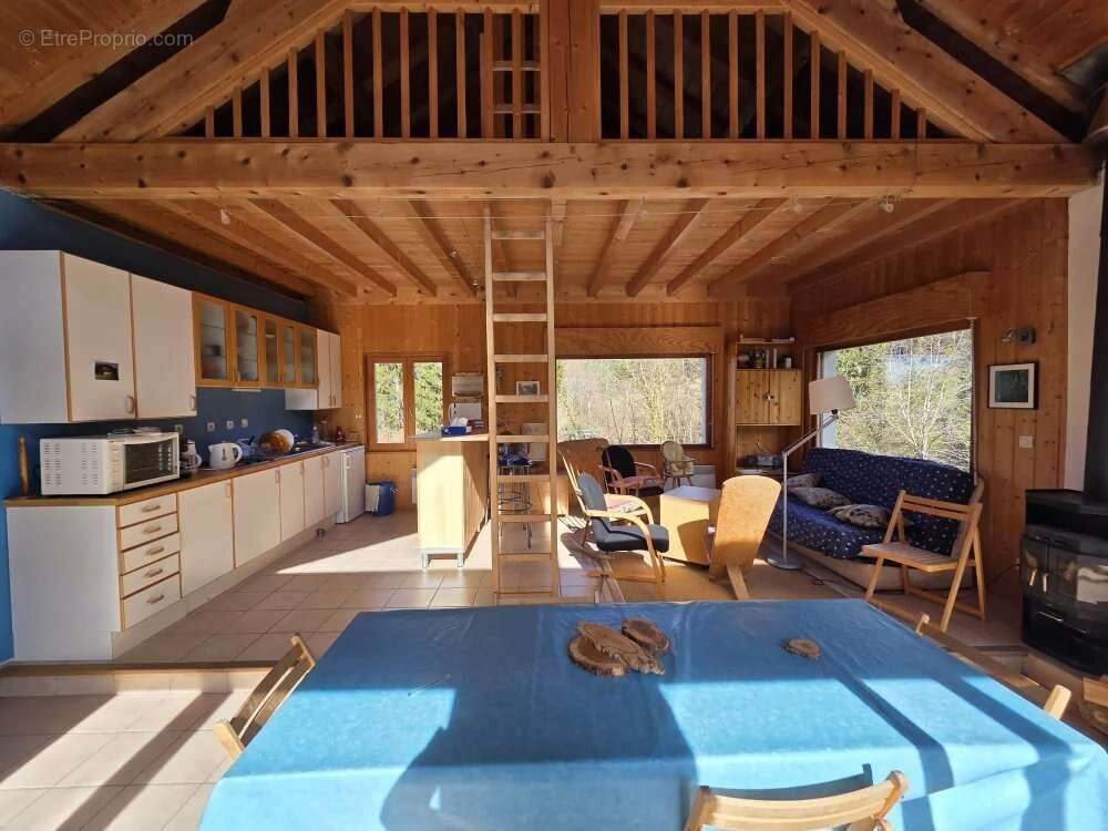 Maison à TREFFORT