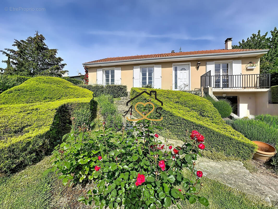Maison à VEYRE-MONTON